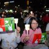 -2일 저녁  6.2 지방선거 개표 결과가 한나라당의 참패로 발표되자 시청광장에 시민들이 촛불을 들고 나와 환호하고 있다