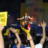 -2009년 6월 24일 민주노총 콘서트에서 공연중인 YB밴드의 윤도현