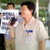 -2010년 6월 24일 오전 고려대안암병원 정문 앞에서 고려대 병원 청소 노동자들의 노동환경 개선을 요구하는 노동자-학생 공동 기자회견에서 김윤희 현장대표가 연설을 하고 있다.
