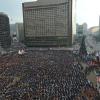 -11월 30일 오후 서울시청 광장에서 2만여 명이 모여 ‘박근혜 즉각 퇴진! 박근혜 정책 폐기! 총파업 대회’를 열고 있다.