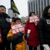 14차 촛불, "우리 가족 오늘도 나왔어요"-4일 오후 서울 광화문광장에서 열린 ‘2월에는 탄핵하라, 14차 범국민행동’에 모인 40만이 박근혜 즉각 퇴진을 요구하고 있다.