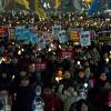 -4일 오후 서울 광화문광장에서 열린 ‘2월에는 탄핵하라, 14차 범국민행동’에 모인 40만이 박근혜 즉각 퇴진을 요구하며 청운동 방향으로 행진하고 있다.