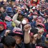 -4월 13일 오후 노동기본권 쟁취를 위해 상경한 건설기계 노동자들이 서울 여의도 국회의사당 앞에서 파업 투쟁 결의대회를 열고 있다. 