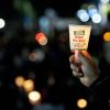 -박근혜 퇴진 촛불 시작 1주년을 맞아 10월 28일 오후 서울 광화문광장에서 열린 ‘촛불은 계속 된다! 촛불 1주년 대회’에서 수만 명의 참가자들이 촛불을 들고 있다. 