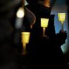 -국제 트랜스젠더 추모의 날을 맞아 11월 18일 오후 서울 마포구 경의선숲길에서 ‘트랜스젠더 인권단체 조각보’, ‘성별이분법에 저항하는 사람들의 모임’ 공동 주최로 ‘2017트랜스젠더 추모의 날 촛불추모회’가 열리고 있다.  