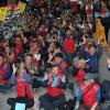 -38일 간의 파업과 16일 간의 점거투쟁 끝에 승리한 탠디 제화 노동자들이 기쁨에 함성을 외치고 있다  
