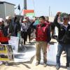 - ‘이주노동자 투쟁 투어버스’  참가자들이  이주노동자들에게 큰 고통을 주고 있는 사업장 앞에서 구호를 외치며 사업장을 규탄하고 있다.    