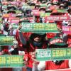 -8월 31일 오후 ‘비정규직철폐・직접고용쟁취, 톨게이트 요금수납 노동자 투쟁 승리를 위한 민주노총 결의대회’가 서울 종로타워 앞에서 열리고 있다.