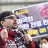 이란 출신 난민인 모세 씨-1월 9일 오전 주한미대사관 앞에서 각계 한국 단체들이 기자회견 열고 미국의 이란 전쟁과 한국군 파병 시도에 반대하고 있다. 