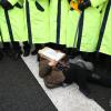-문재인 대통령에게 보내는 항의서한을 든 고 문중원 기수 시민대책위 관계자가 경찰에 밀려 바닥에 쓰러져 있다. 
