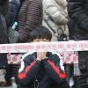 -3월 2일 오후 서울 양천구에 위치한 행복한백화점에서 공적 마스크가 본격적으로 판매되기 2~3시간 전부터 많은 사람들이 줄을 서서 기다리고 있다.