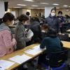 -4월 22일 오전 서울서부고용복지센터에서 신규 실업급여 신청자들이 실업인정신청서를 제출하고 있다.