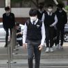 -코로나바이러스 지역 감염 우려가 여전한 가운데 5월 20일 오전 서울 서초구  서울고등학교 3학년 학생들이 등교를 하고 있다. 