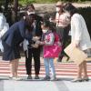 -코로나19 확진자 수가 늘어나고 있는 가운데 5월 27일 오전 서울 성북구 월곡초등학교 학생이 학교로 들어가기전에 교문에서 손소독제로 손을 씻고 있다.
