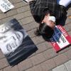 -‘모두를위한낙태죄폐지공동행동’이 10월 8일 오전 서울 청와대 분수대 앞에서 열린 ‘문재인 정부 낙태죄 개정입법예고안 규탄 기자회견’에서 퍼포먼스를 하고 있다.
