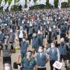 -1박 2일 노숙 총력 투쟁에 참가한 4000여 명의 택배 노동자들이 구호를 외치고 있다.
