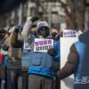 -2월 19일 비정규직 노동자 수백 명이 서울 도심에서 비정규직 차별 철폐 등을 요구하며 가두행진을 하고 있다. 