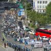 -전국노동자대회를 마친 노동자들이 용산 대통령실까지 행진하고 있다.