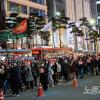 -11월 26일 오후 윤석열 퇴진 집회 참가자들이 서울 도심을 행진하고 있다.