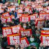 -11월 26일 오후 서울 세종대로에서 윤석열 퇴진 집회가 열리고 있다. 