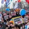 -3월 18일 오후 서울시청 광장에서 열린 ‘강제동원 해법과 한일 정상회담 규탄 집회’에서 참가자들이 강제동원 ‘해법’ 폐기와 일본의 사죄·배상을 촉구하고 있다.