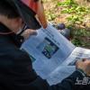 -5월 1일 오후 서울 여의대로에서 열린 ‘제133주년 노동절 기념 전국노동자대회’에서 한 노동자가 <노동자 연대> 신문을 읽고 있다.