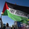 -11월 10일 오후 이태원 일대에서 열린 8차 팔레스타인 연대 집회·행진 ‘팔레스타인에 연대를! 가자 지구 봉쇄 해제하라! 이스라엘은 인종 학살 멈춰라!’ 참가자들이 구호를 외치고 있다.